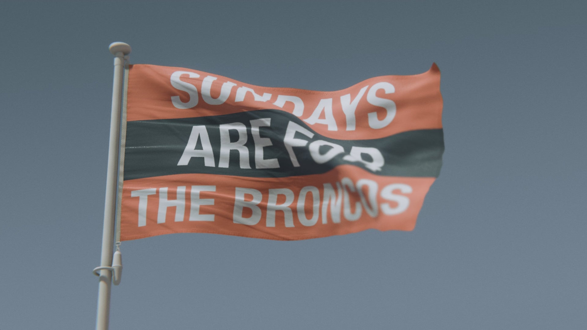 Cargar vídeo: Los domingos son para la bandera de los Broncos