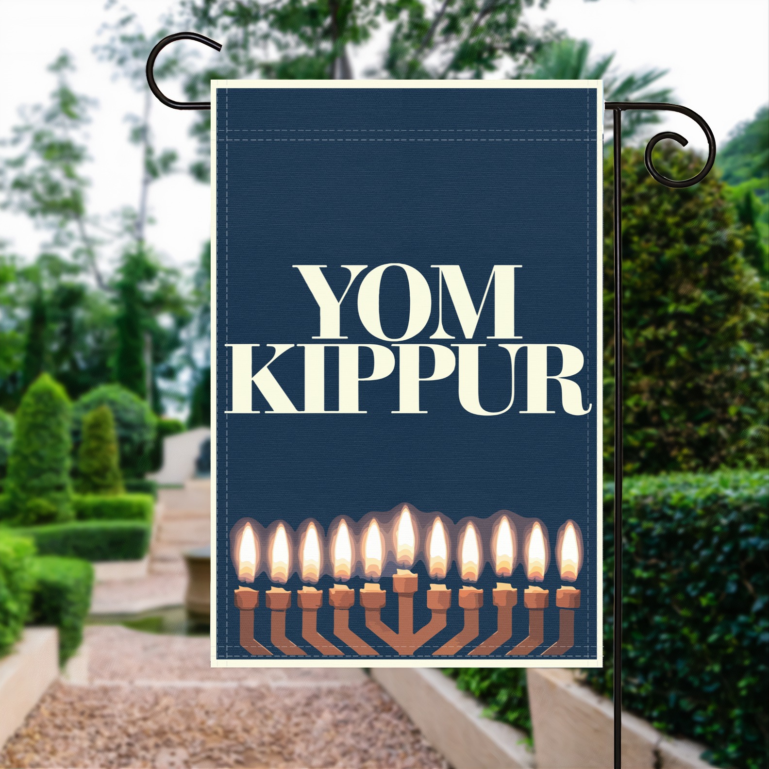 Yom Kippur garden flag made of weatherproof polyester displayed in a garden | Bannerfi