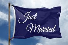 Load image into Gallery viewer, &quot;Just Married&quot; Flag - Bannerfi
